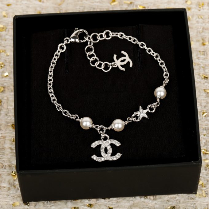 C Five-pointed Star Pearl Double C Bracelet