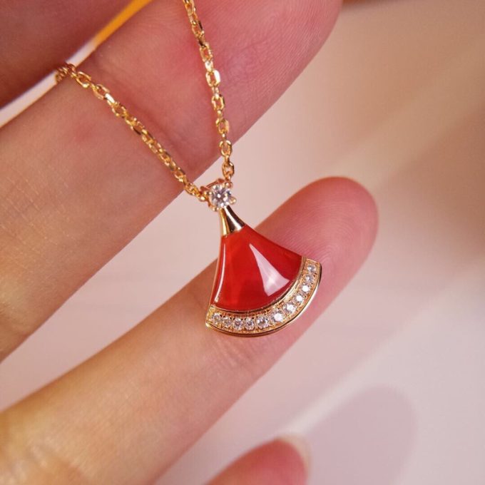 B  Diamond DIVAS’ DREAM Necklace