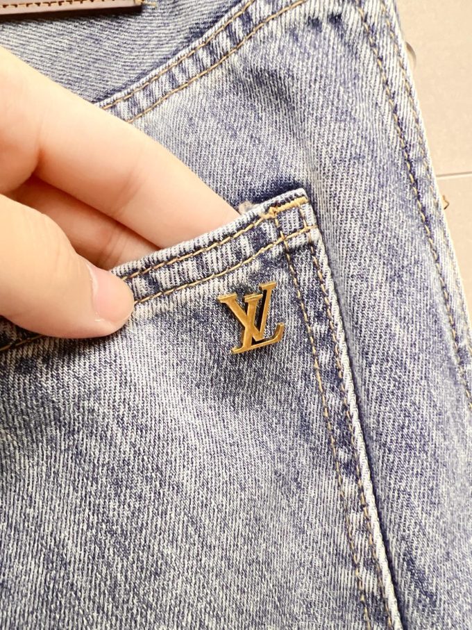 Trendy Big Leg Jeans