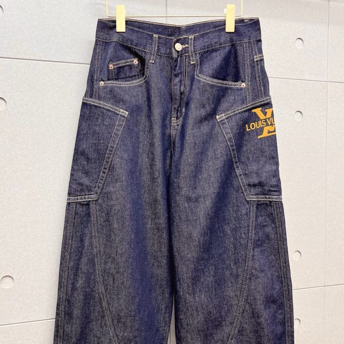 Men's fashionable and trendy big leg jeans