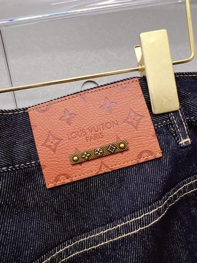 Men's fashionable and trendy big leg jeans