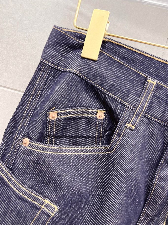 Men's fashionable and trendy big leg jeans