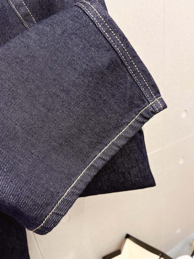 Men's fashionable and trendy big leg jeans