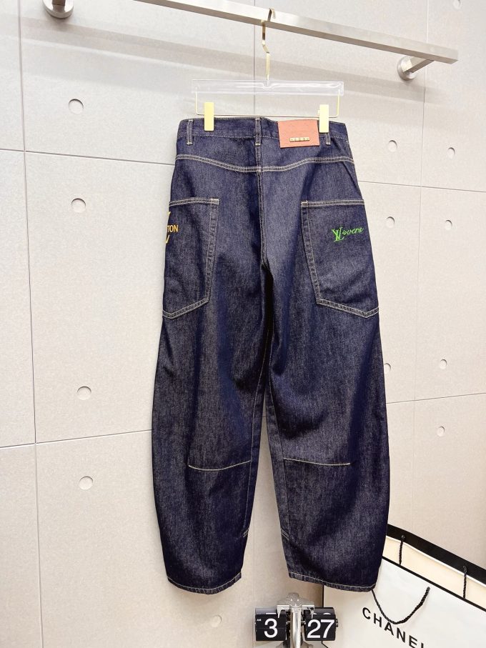 Men's fashionable and trendy big leg jeans