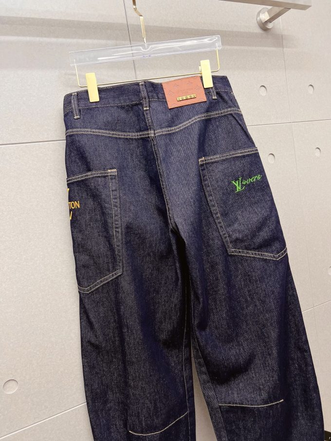 Men's fashionable and trendy big leg jeans