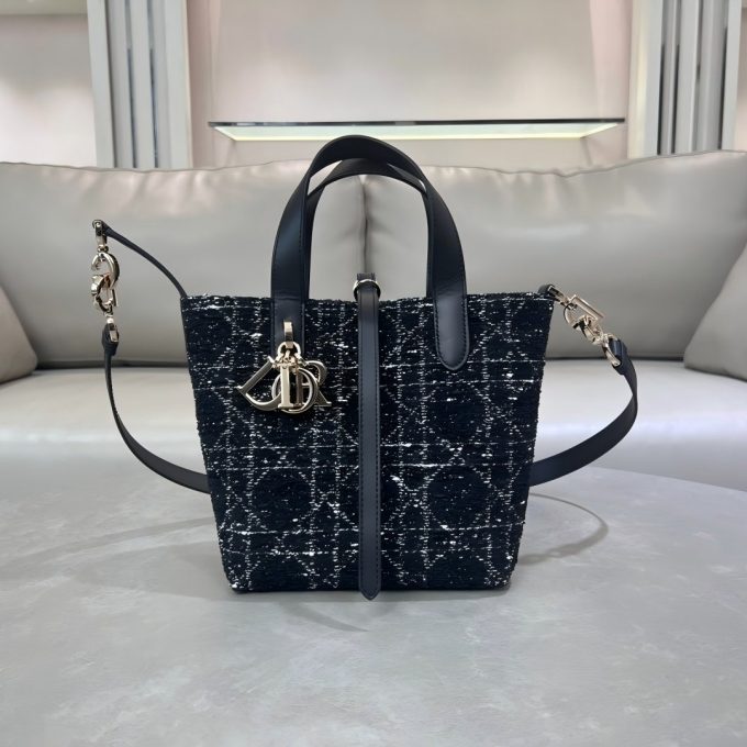 Stylish Vertical Handbag