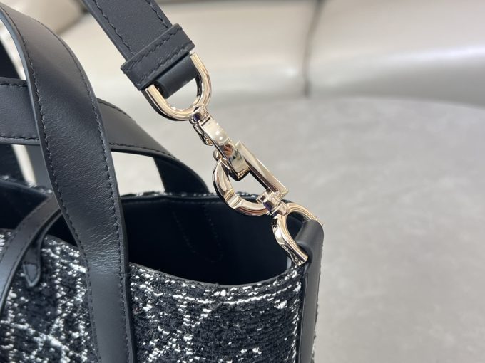 Stylish Vertical Handbag
