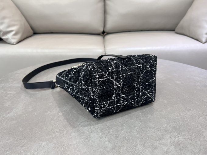 Stylish Vertical Handbag