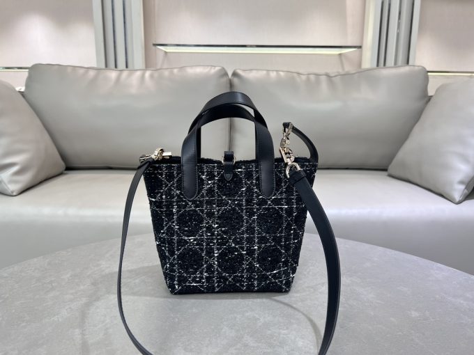 Stylish Vertical Handbag