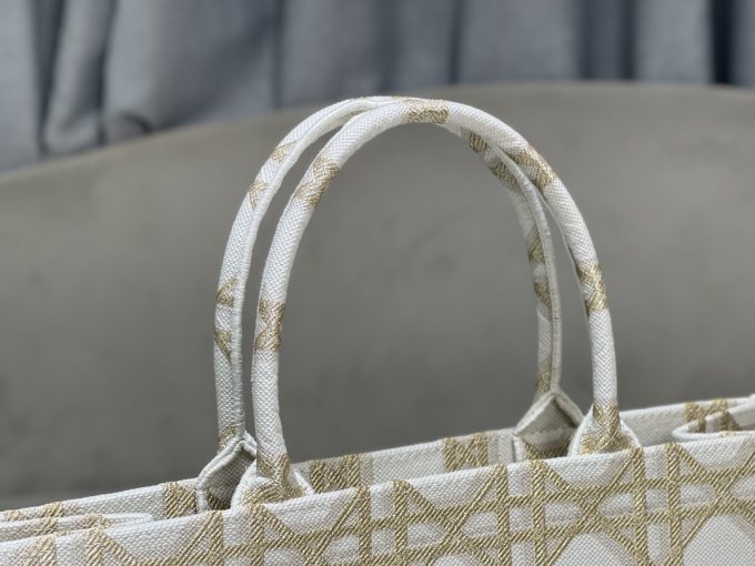 Gold lattice