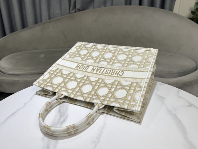 Gold lattice