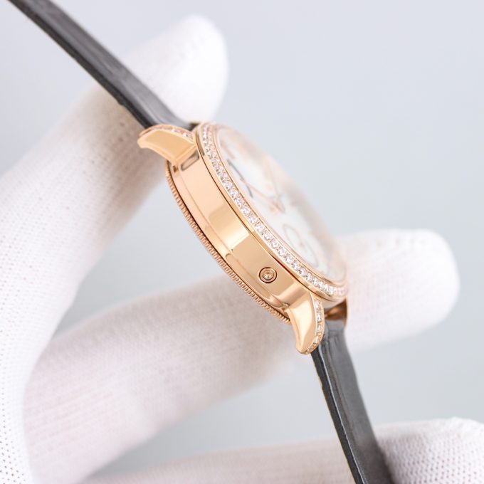 VC Tradition Moon Phase
