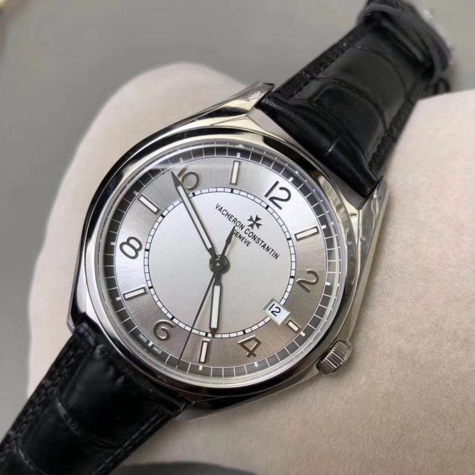 VC Five Six Series Three-hand watch