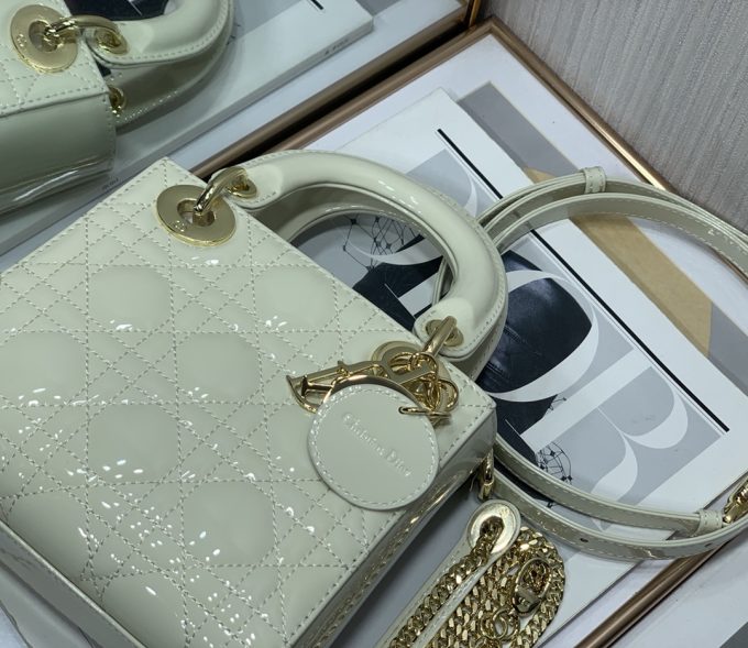 Three compartments of sheepskin