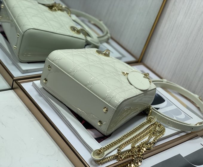Three compartments of sheepskin