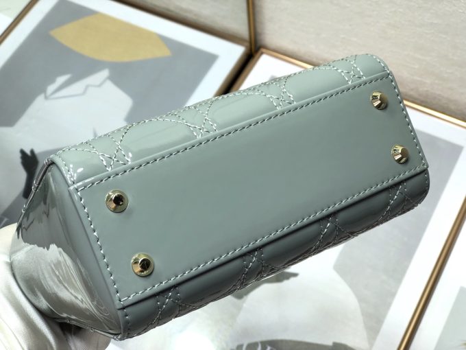 Three compartments of sheepskin