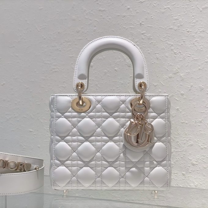 Cream-coloured bag