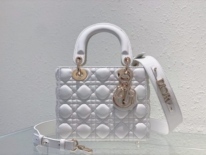 Cream-coloured bag