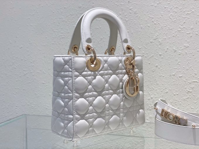 Cream-coloured bag