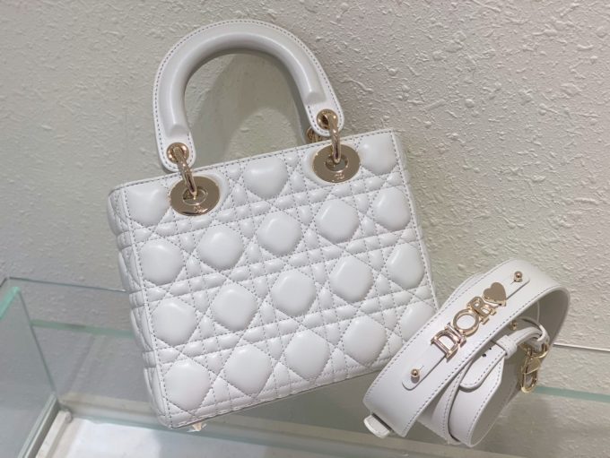 Cream-coloured bag