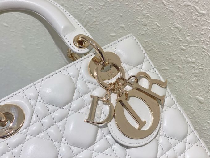 Cream-coloured bag
