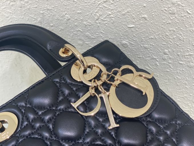 Four-panel gold clasp by Princess Di