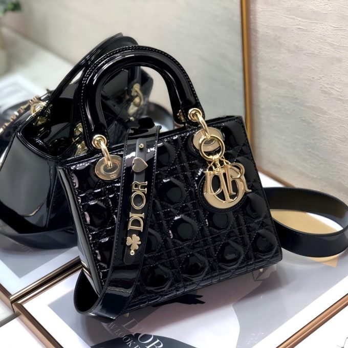 Lady Dior four-panel gold buckle