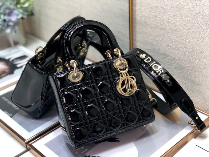 Lady Dior four-panel gold buckle