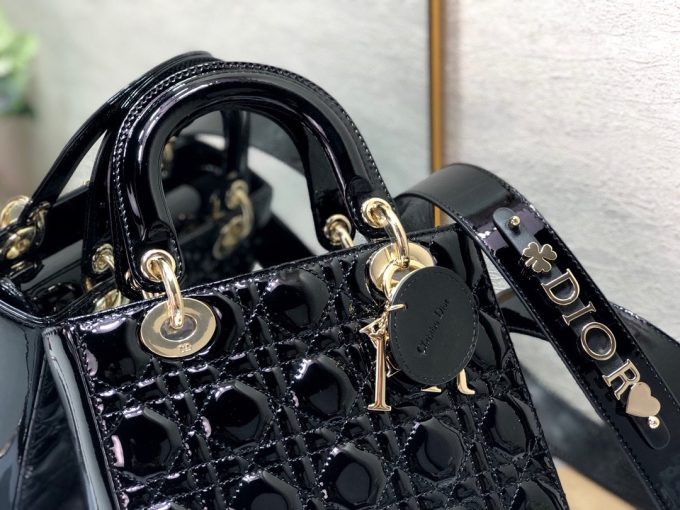 Lady Dior four-panel gold buckle