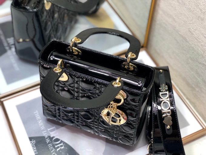 Lady Dior four-panel gold buckle