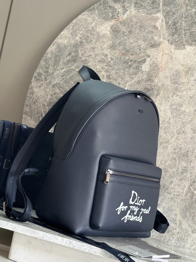 This Rider 2.0 zipped backpack is from the limited DIOR AND HYLTON NEL collection.