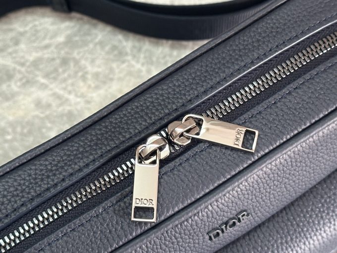 2.0 Zip Messenger Bag