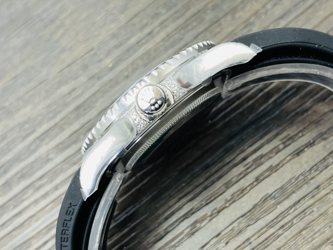 RO V8 SUB New Submariner Series