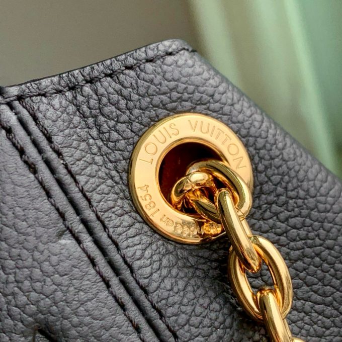 Medium Handbag
