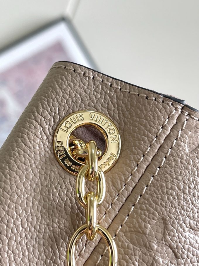 Medium Handbag