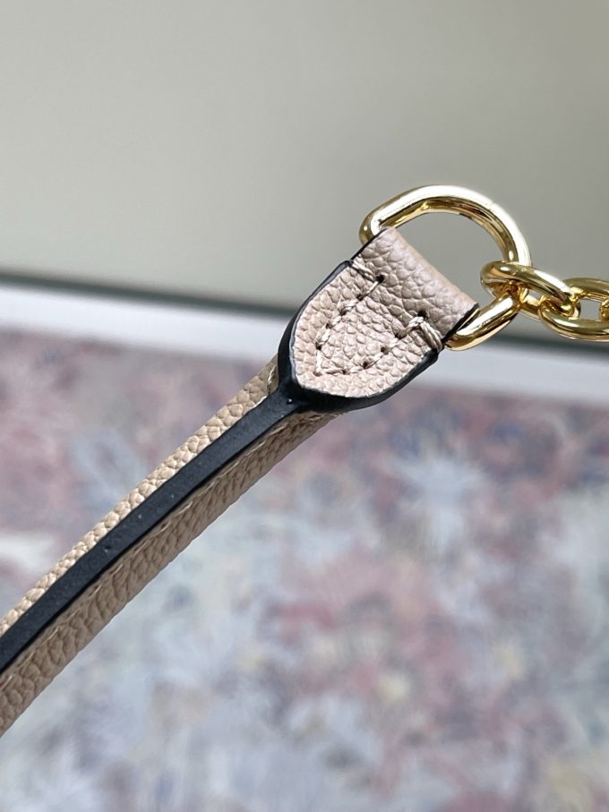 Medium Handbag