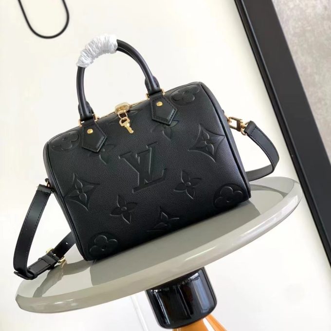 The Bandoulière 25 handbag