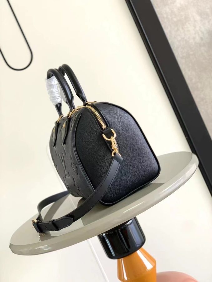 The Bandoulière 25 handbag