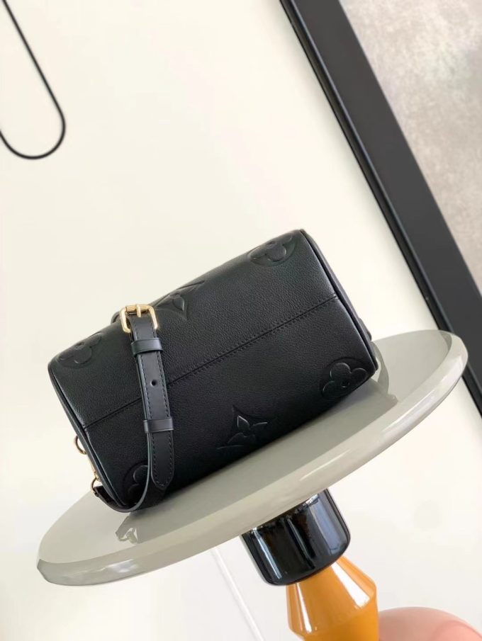 The Bandoulière 25 handbag