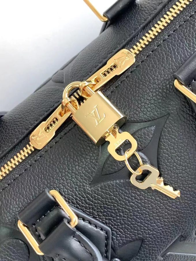 The Bandoulière 25 handbag