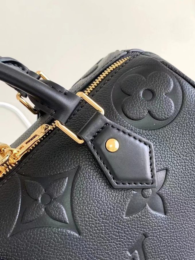 The Bandoulière 25 handbag