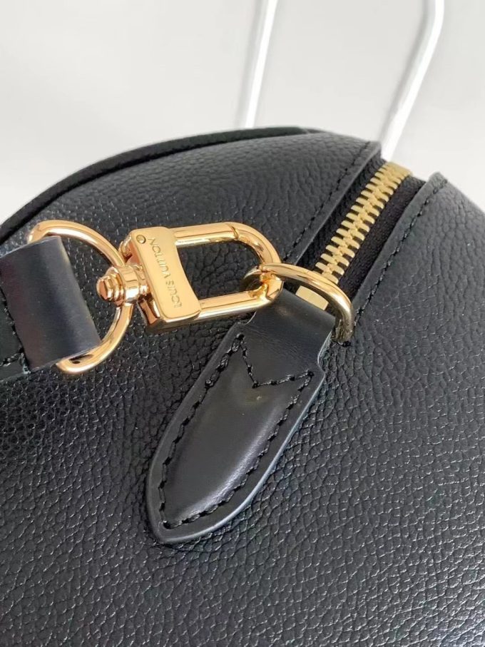 The Bandoulière 25 handbag