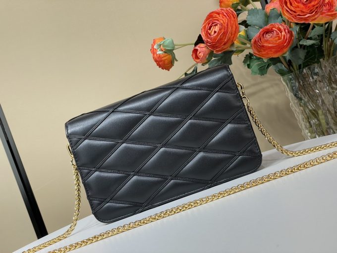 Black (Lattice)