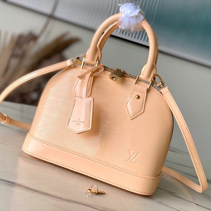 Apricot-coloured patent leather bag