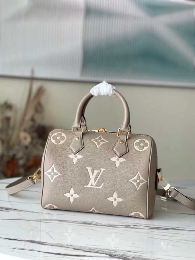 Handbag in grey