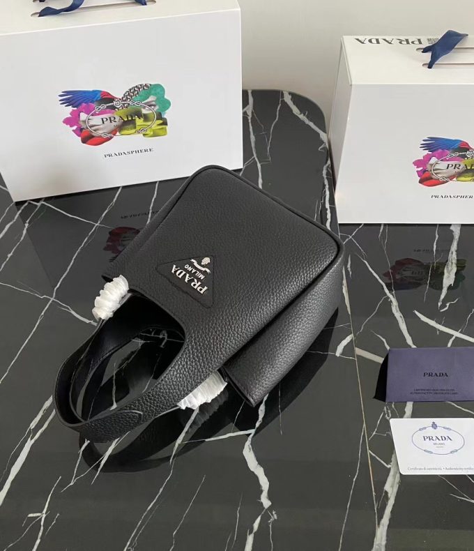 The latest 2025 mini tote bag