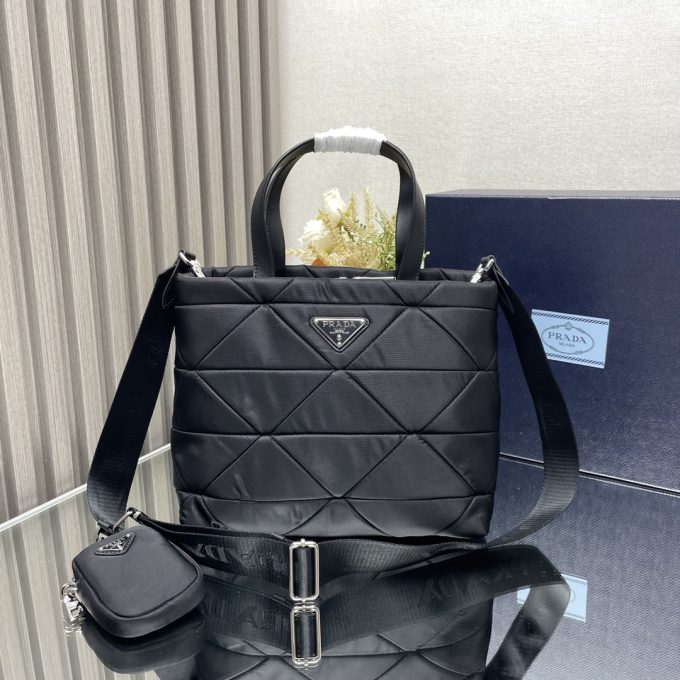 A three-in-one tote bag
