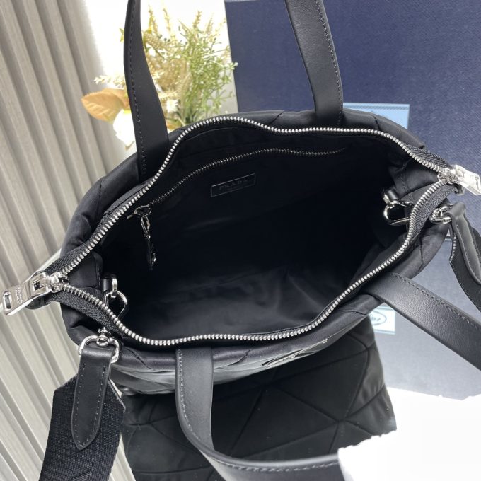 A three-in-one tote bag