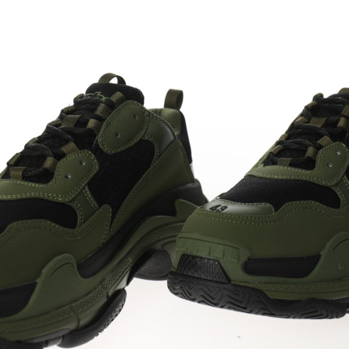 【 Balenciaga 】