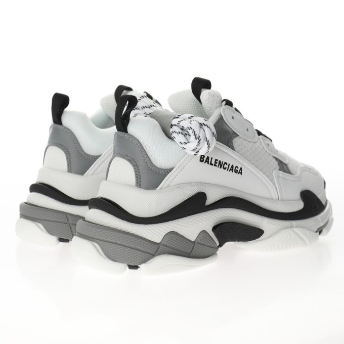 【 Balenciaga 】